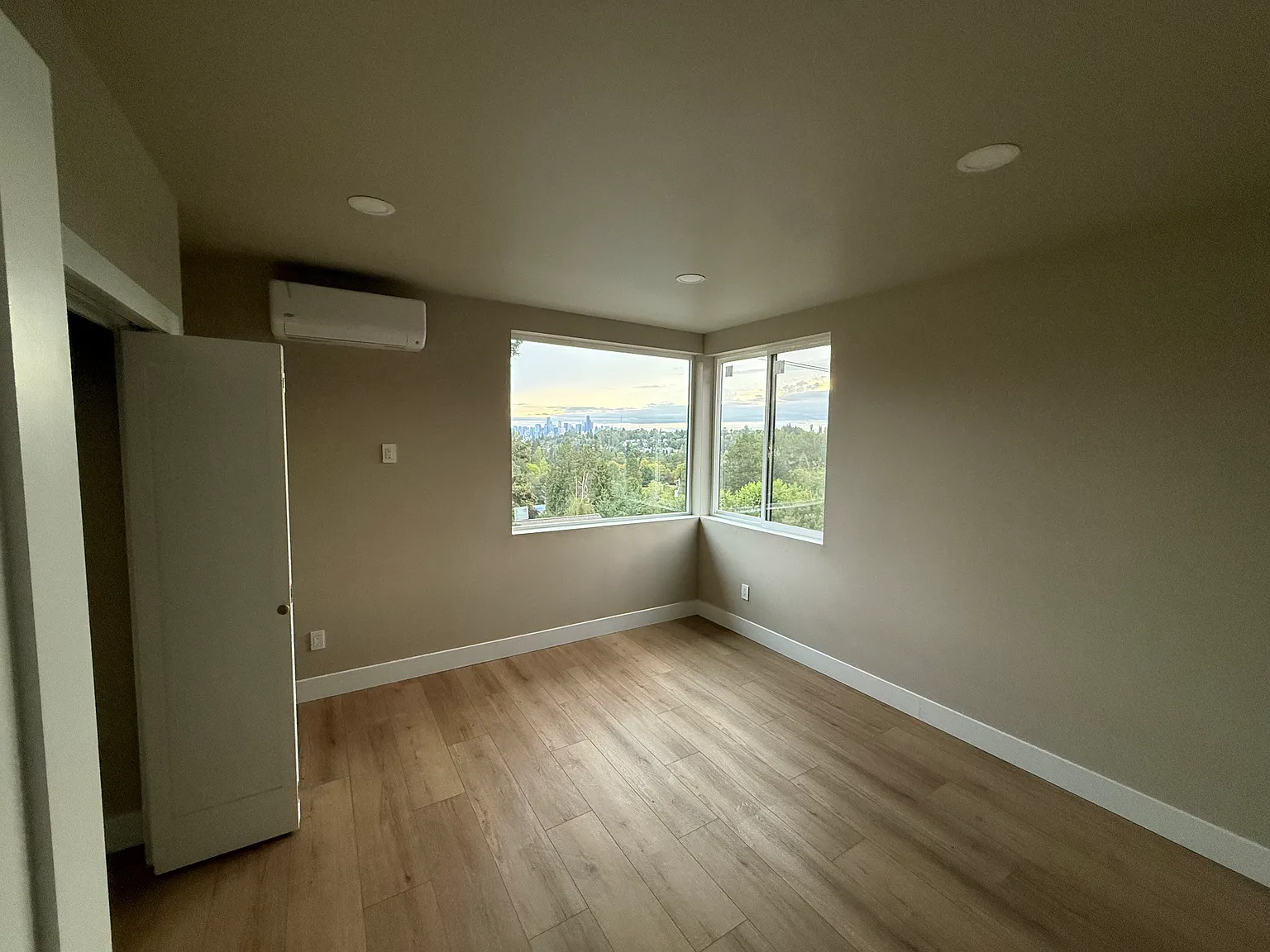 3 bed, 2600 sqft, $5,800 — Photo 3