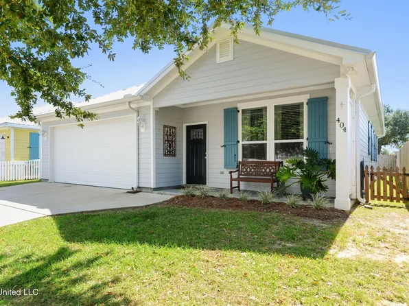 404 Ramaux St, Bay Saint Louis, MS 39520