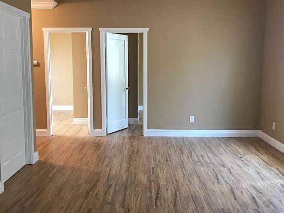 2nd image of 1161 32nd St