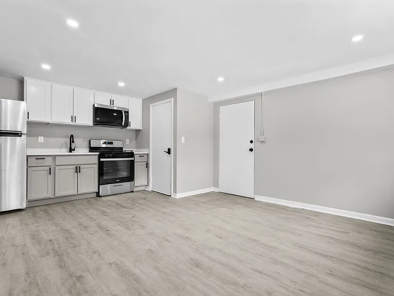 11 Bennett Dr #2 — Photo 5