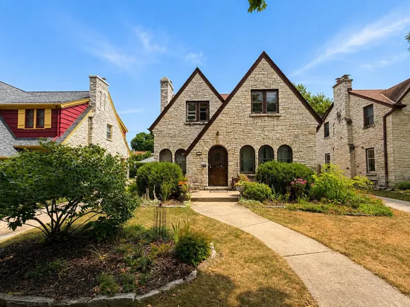 3222 N 49th STREET, Milwaukee, WI 53216