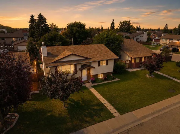 53 Reeves Cres, Red Deer, AB T4P 2Z4