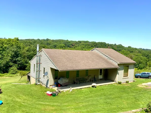 141 Upper Service Rd, Hookstown, PA 15050