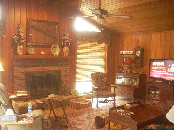 2nd image of 115 Shagbark Dr