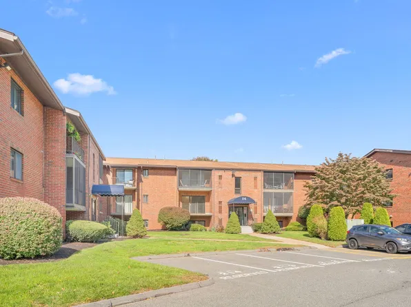 221 Oak St APT 14-34, Brockton, MA 02301