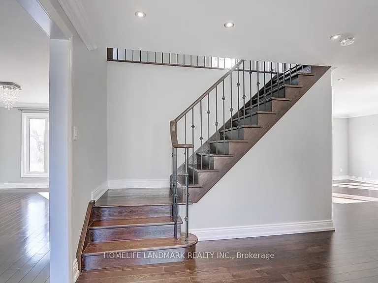 210 Valleyview Ct — Photo 13