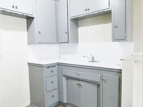 4th image of 14108 Bellflower Blvd APT B