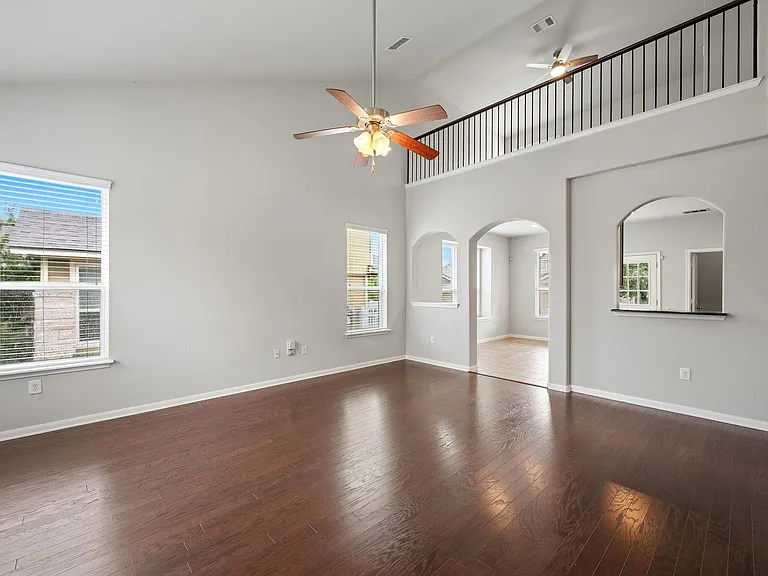 1613 Corn Hill Ln — Photo 4
