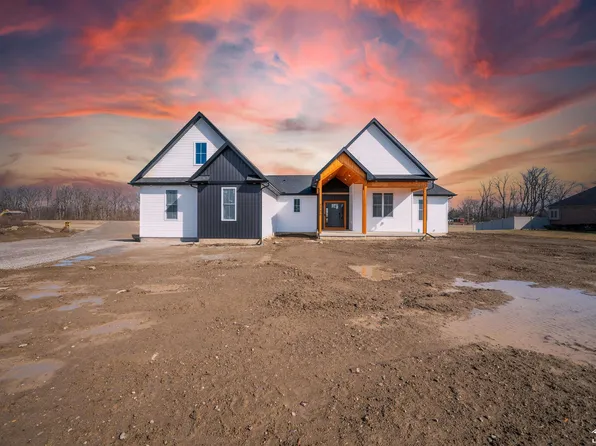 2706 S Custer Rd, Monroe, MI 48161