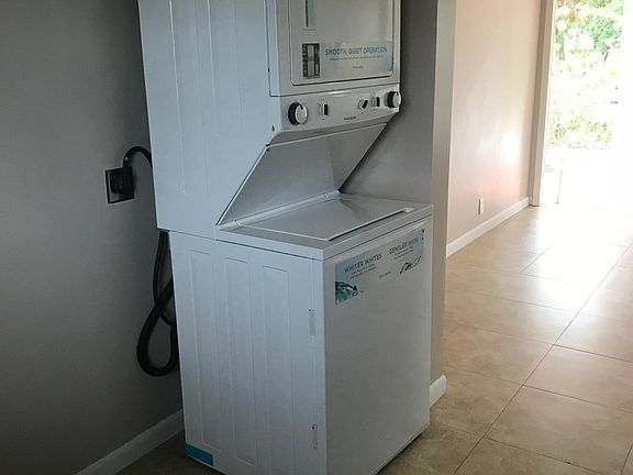 4th image of 607 14th St APT 2