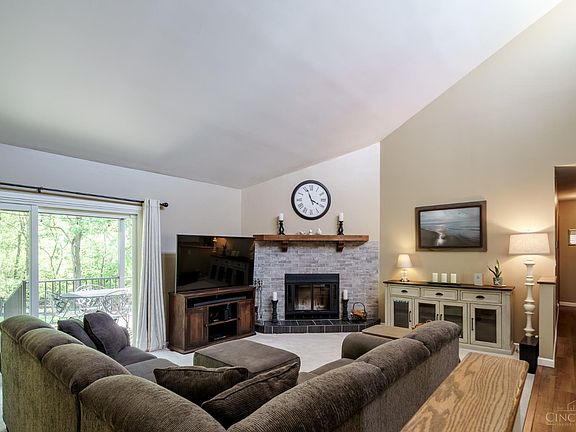 5th image of 3151 Woodside Dr