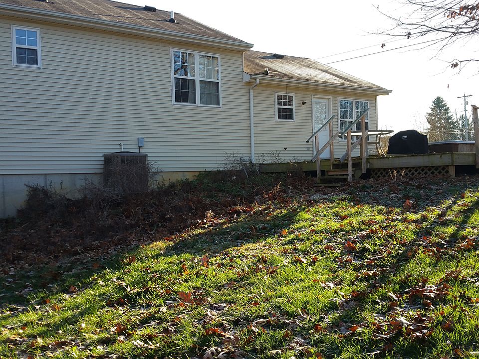 2nd image of 253 Hillsdale Dr