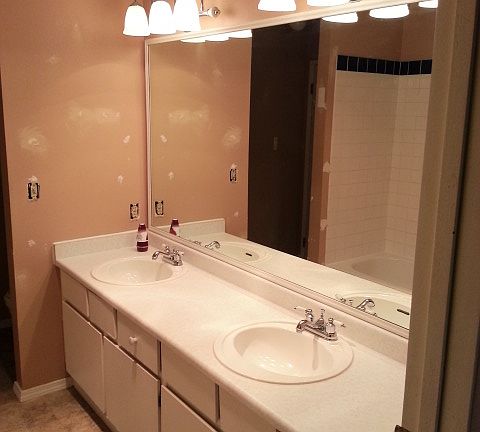 Up stairs full bath 2 sinks