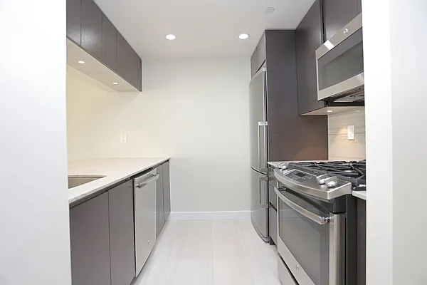 Rented by Stonehenge NYC LLC | media 13