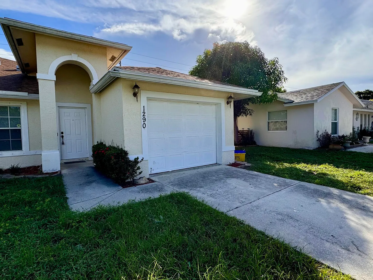 3 bed, 2.0 bath, 1300 sqft, $2,695 — Photo 1
