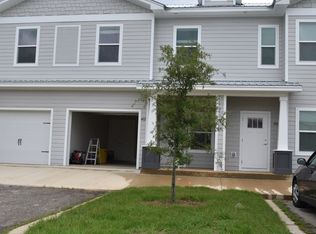 402 Date Palm Ln, Freeport, FL 32439