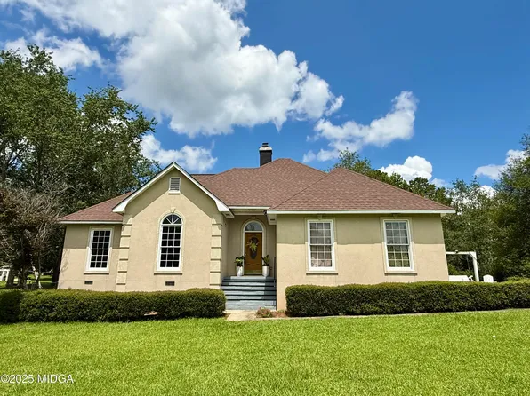 1087 Forsyth Landing Dr, Forsyth, GA 31029