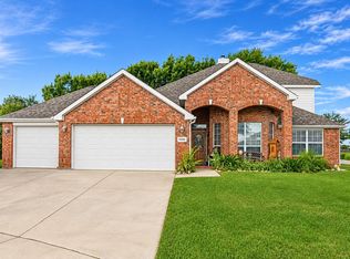 8100 Yucatan Ct, Arlington, TX 76002