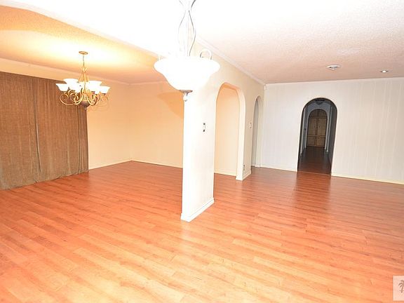 4th image of 2 Palmetto Cir