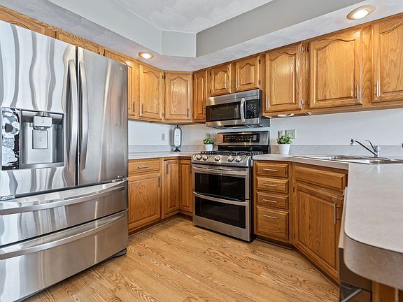 2nd image of 1309 Creekwood Cir #79A
