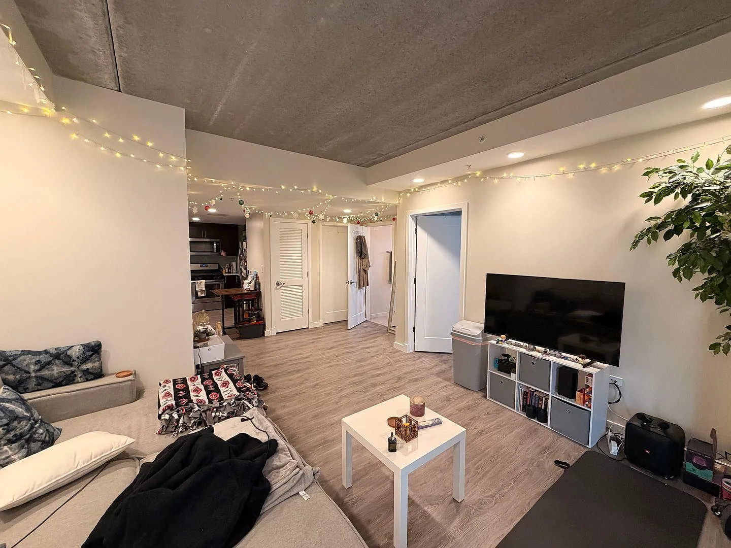 2 bed, 900 sqft, $2,600 — Photo 4