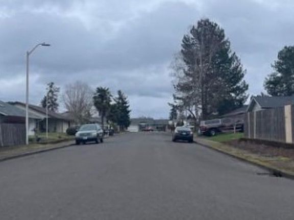 Exterior Neighborhood (street photo)