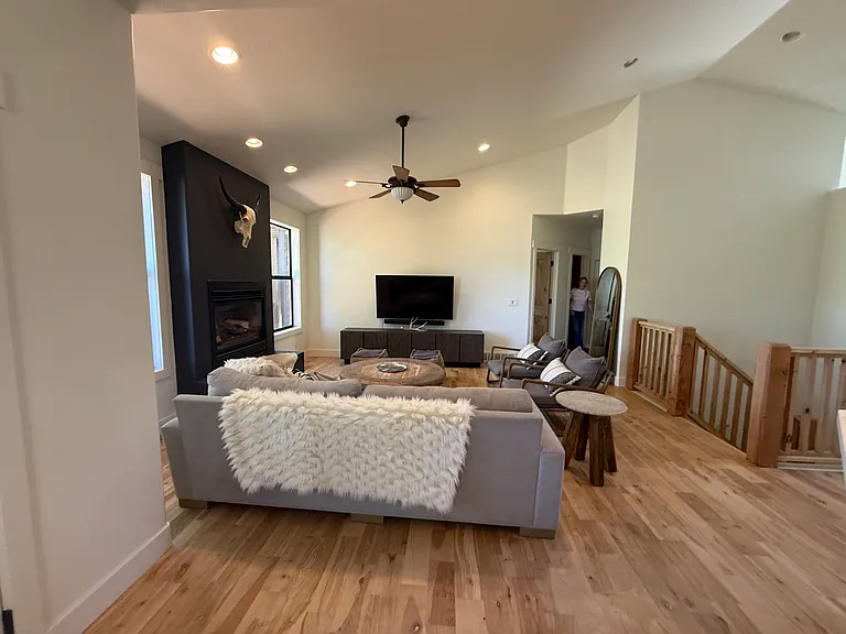 7492 Susans Cir — Photo 18