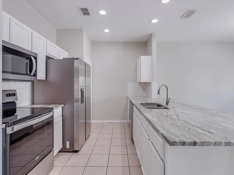 15513 Palmira Ave #B — Photo 15