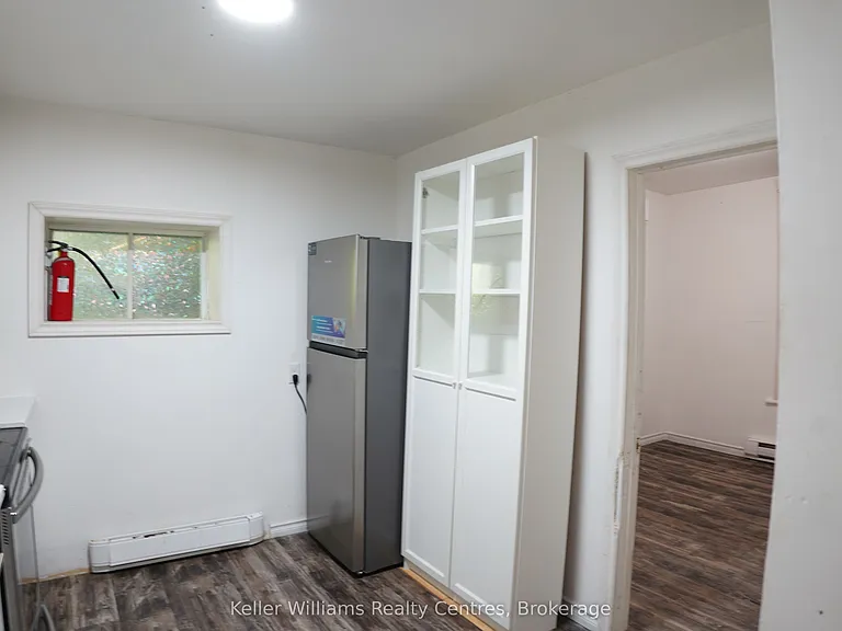 726 Berford St — Photo 17