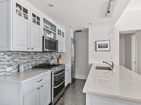 3rd image of 55 Liberty St APT 27D