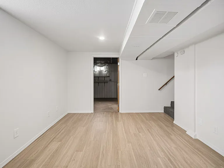 2403 W Everett Ave — Photo 26