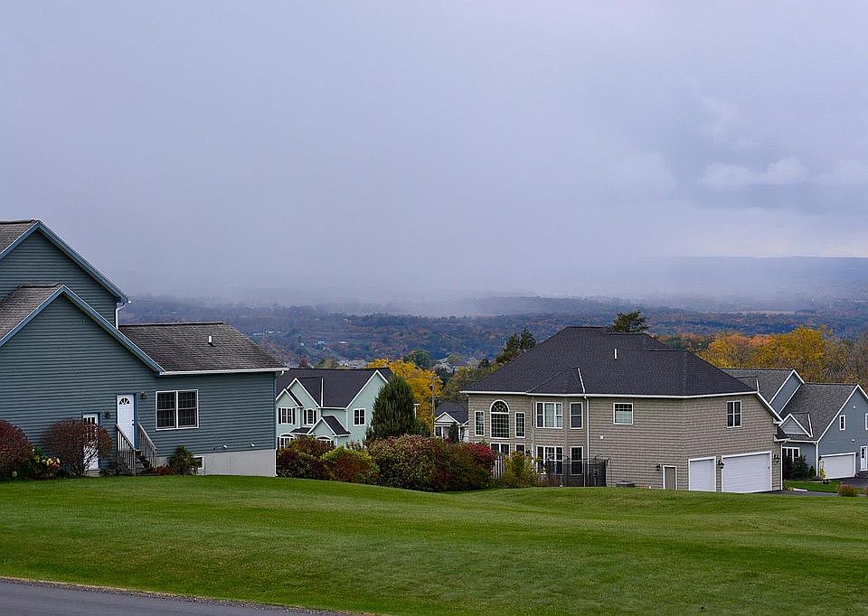 2nd image of 79 Aspen Way