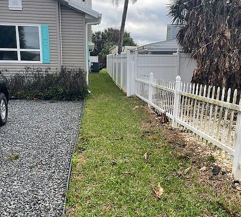 3rd image of 1907 S Daytona Ave