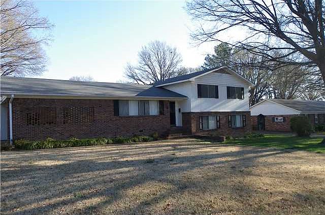 1st image of 4782 Hallbrook Dr