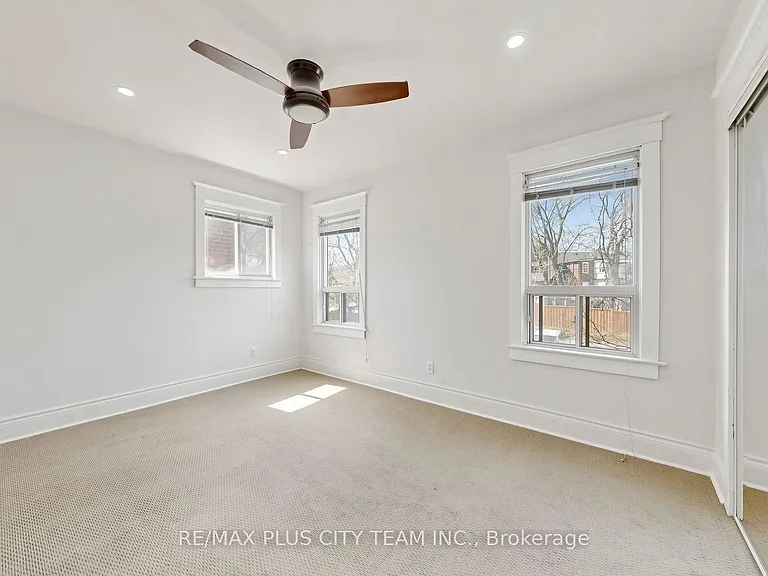 402 Woodbine Ave — Photo 18