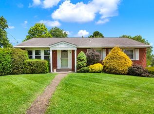 5 Shawnee Dr, Greensburg, PA 15601
