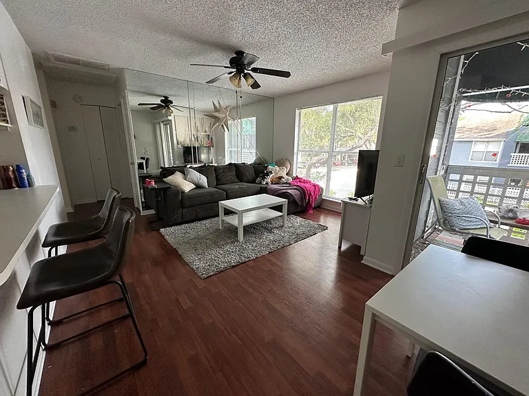 606 S Albany Ave #3 — Photo 4