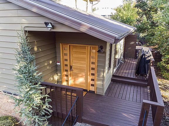 3rd image of 3877 SE Licyntra Ln