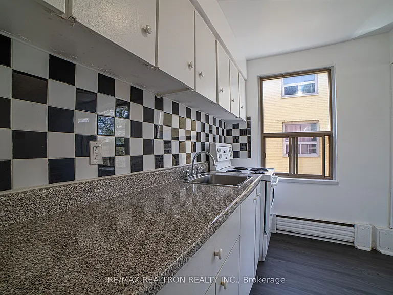2361 Lake Shore Blvd W #301 — Photo 7