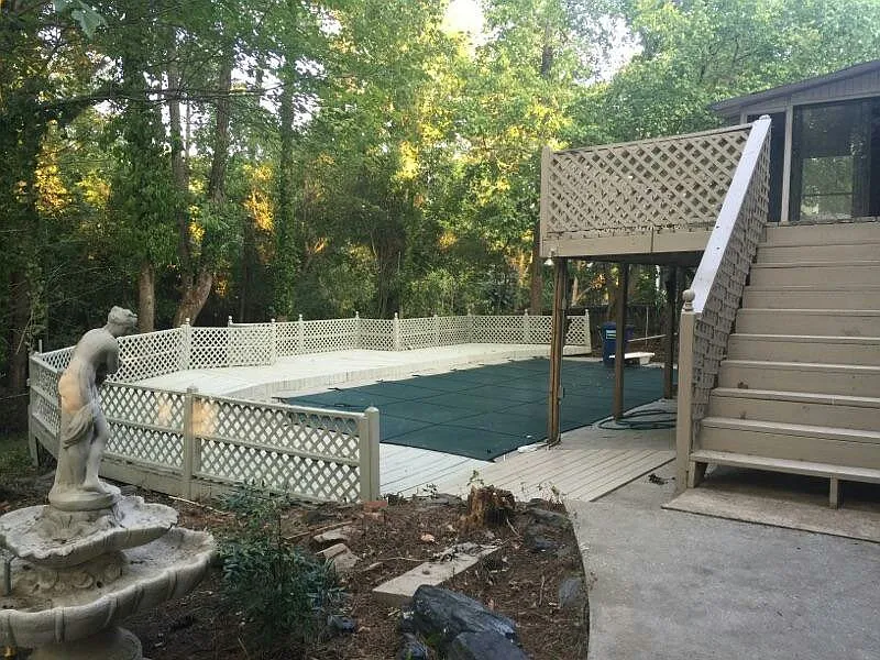 926 E Riverbend Dr SW photo 1