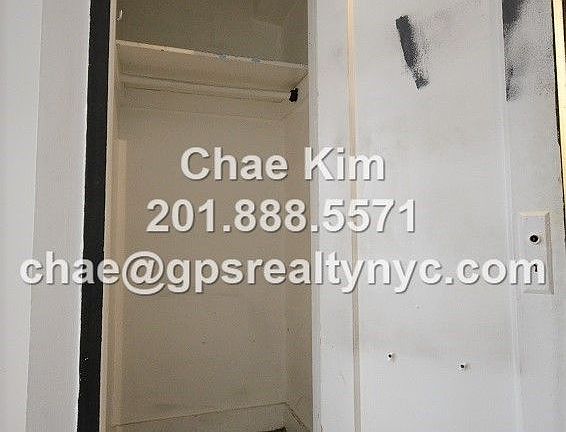 5th image of 328 W 15th St APT A4