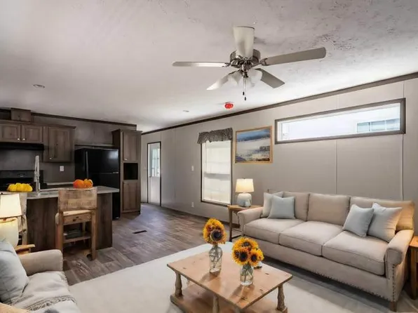 225 Partridge Ln, Windsor, VA 23487