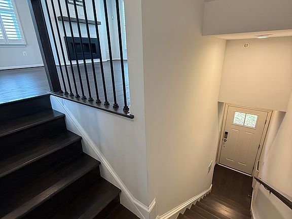 3rd image of 20 Burlwood Dr