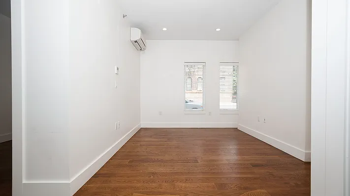Rented by Nooklyn NYC LLC | media 29