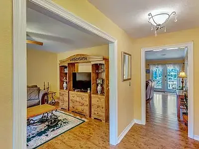 104 Poinciana Dr — Photo 2