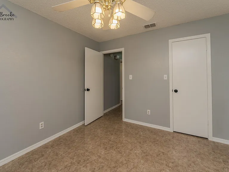 4611 Misty Valley E — Photo 23