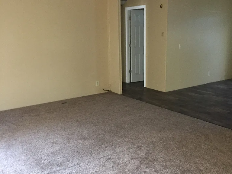 17205 N Applegate Rd — Photo 1