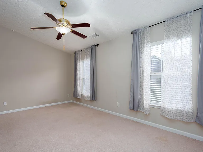 2946 Greyhawk Ln — Photo 25