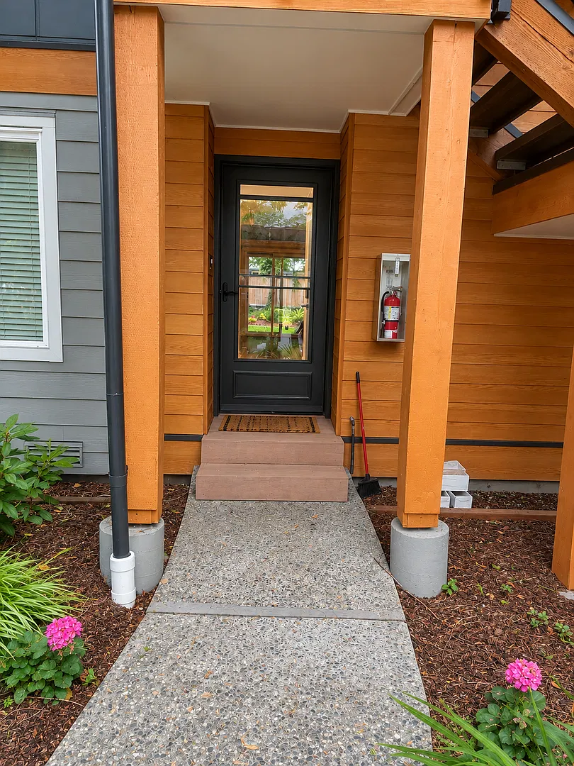 Beautifully maintained 2-Bedroom Condo on the Bothell/Juanita Border — Photo 2