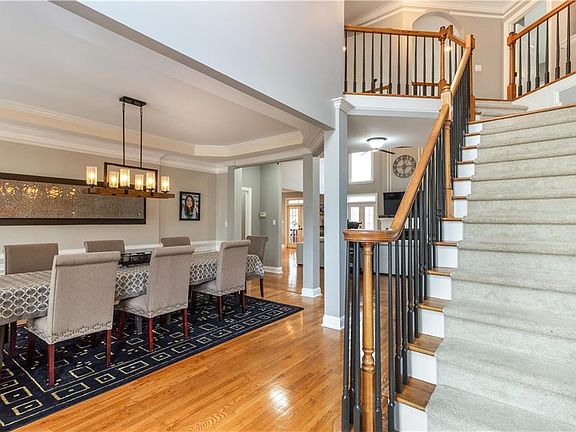 5th image of 705 Granbury Way